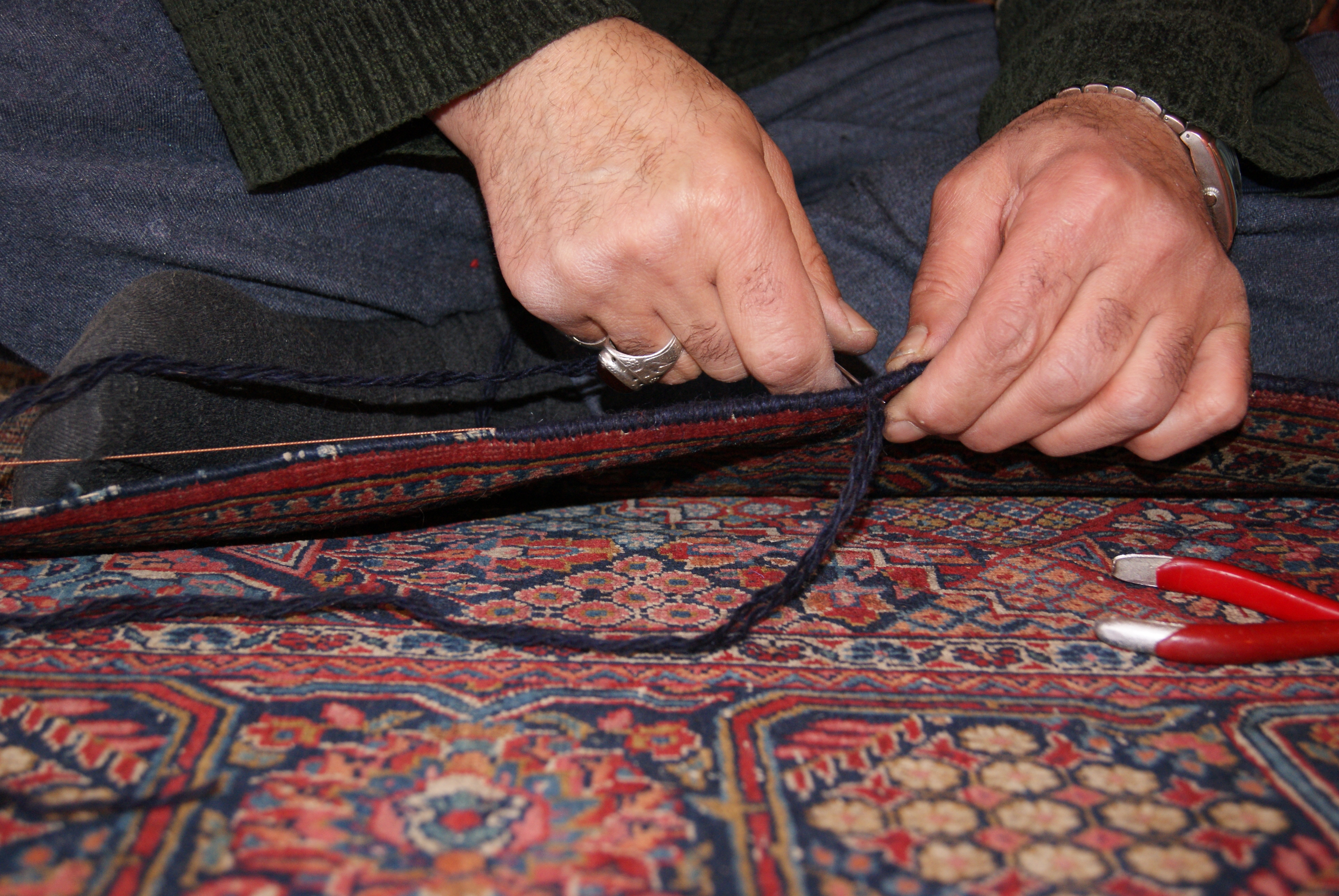Selvage and edge rug repairs Selvage and edge rug repairs