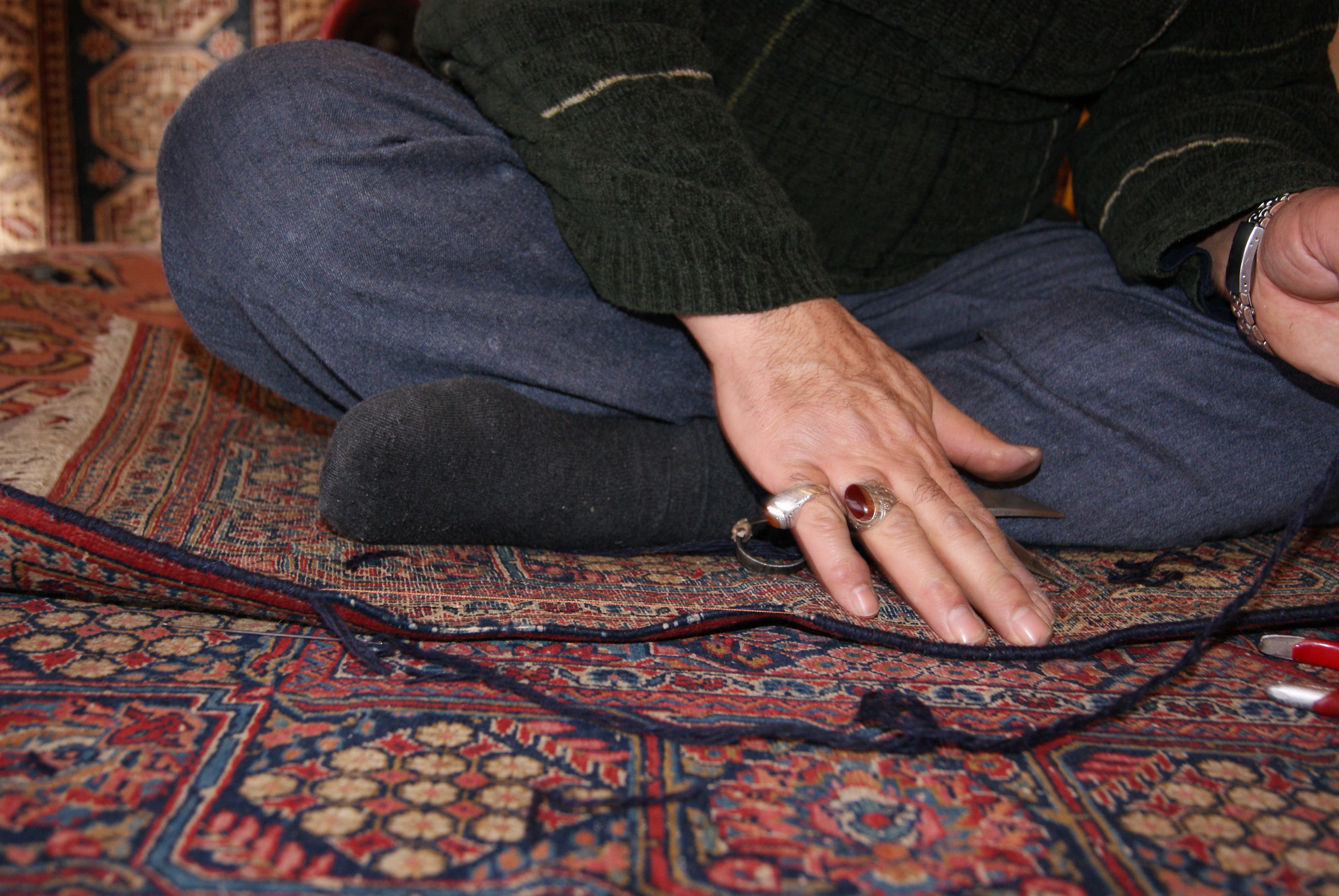 Selvage and edge rug repairs Selvage and edge rug repairs