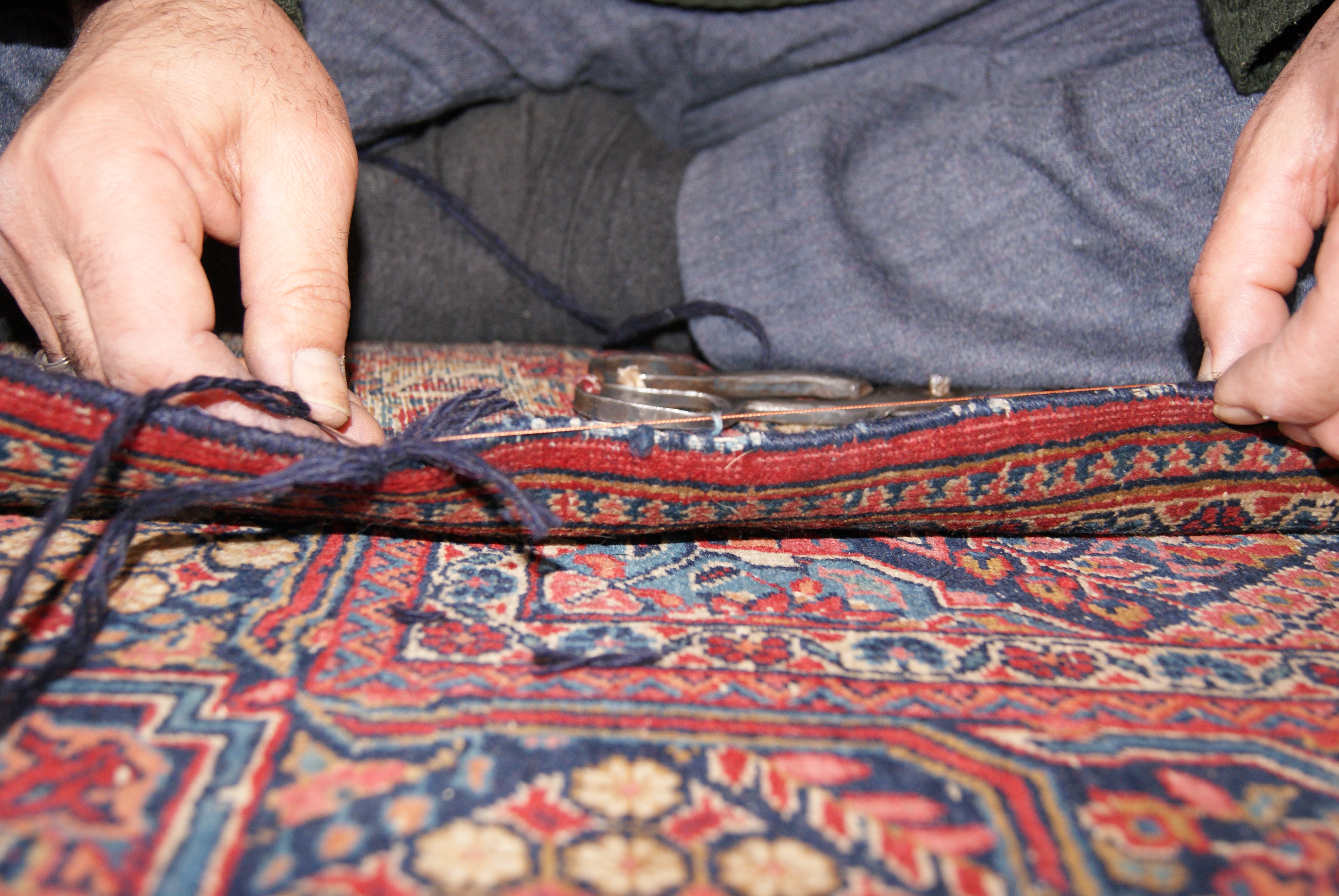 Selvage and edge rug repairs Selvage and edge rug repairs